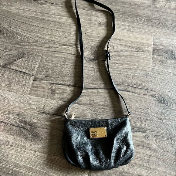 Marc Jacobs New York Crossbody Purse Handbag Black Leather Small Gold Hardware - Picture 3 of 10